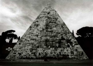 Cestius-Pyramide2006